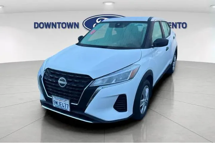 $15900 : Nissan Kicks 2024 S 4dr Cros image 2