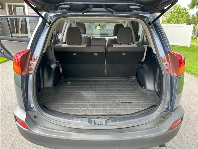 $9000 : 2014 RAV4 XLE AWD image 5