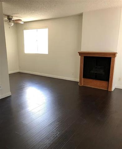 $1400 : 1 Bedroom unit in koreatown image 3