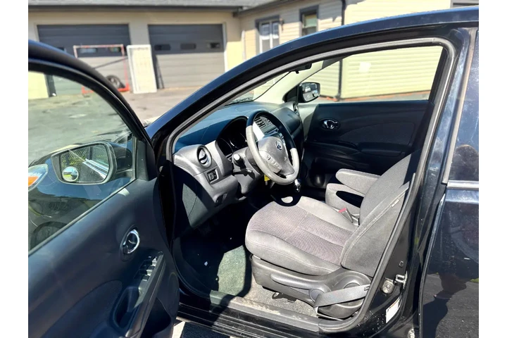 $6995 : 2015 Versa image 5