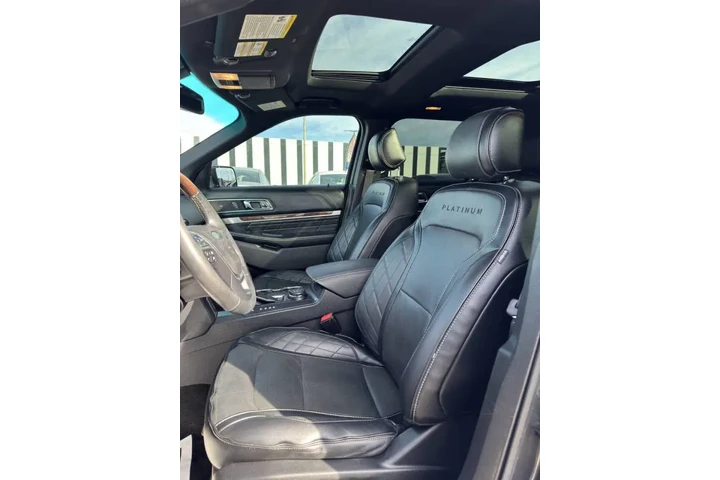 $15850 : 2016 Explorer Platinum image 9