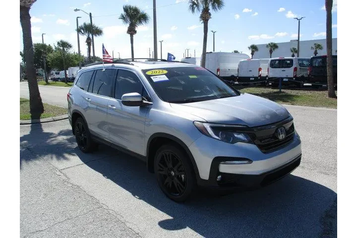 $28495 : Honda Pilot 2022 SE 4dr SUV image 1