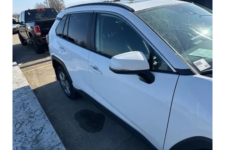 $27926 : Toyota RAV4 2024 XLE 4dr SUV image 6