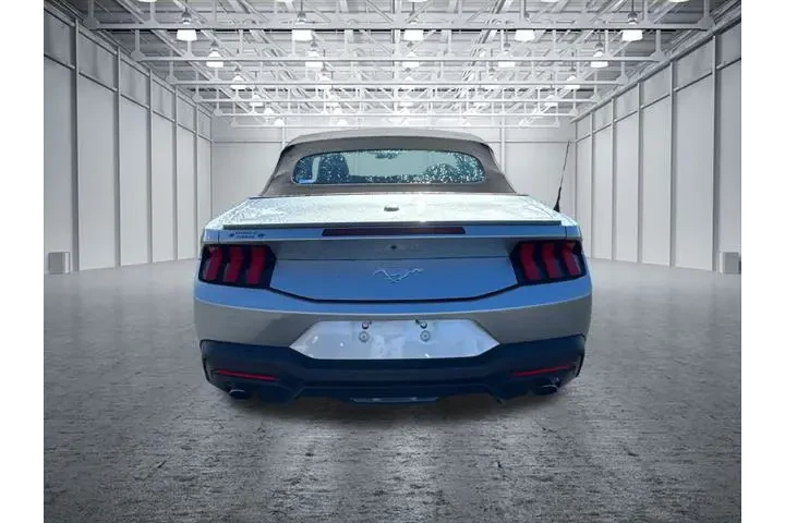 $28890 : Ford Mustang 2024 EcoBoost 2 image 6