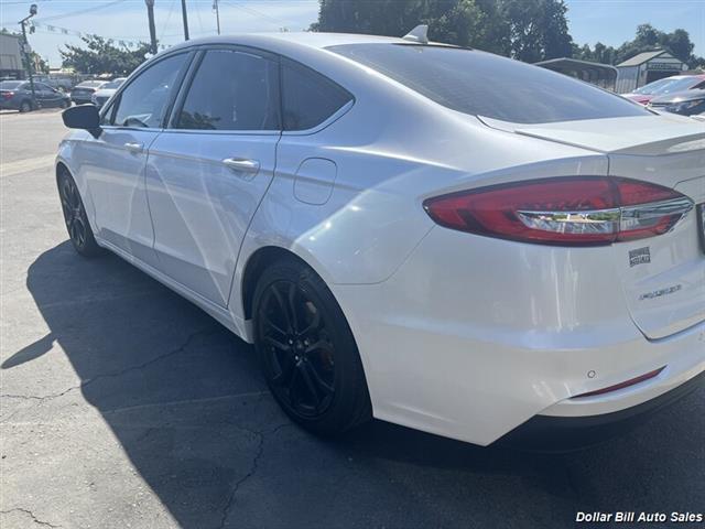 $12950 : 2019 Fusion SE Sedan image 4