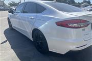 $12950 : 2019 Fusion SE Sedan thumbnail