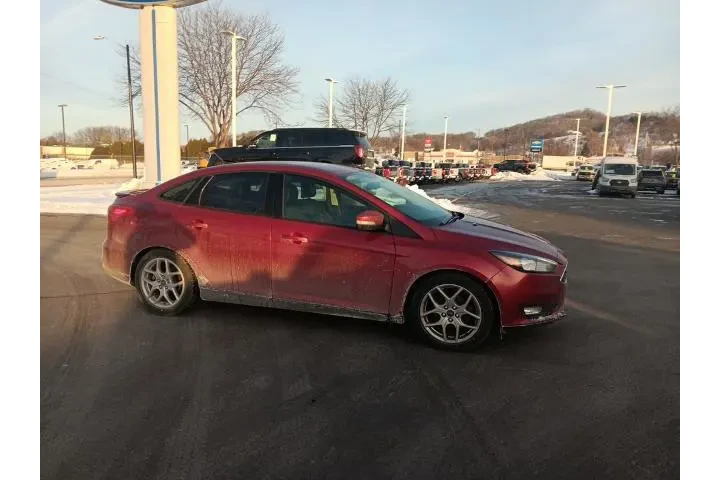 $8000 : Ford Focus 2015 SE 4dr Sedan image 3