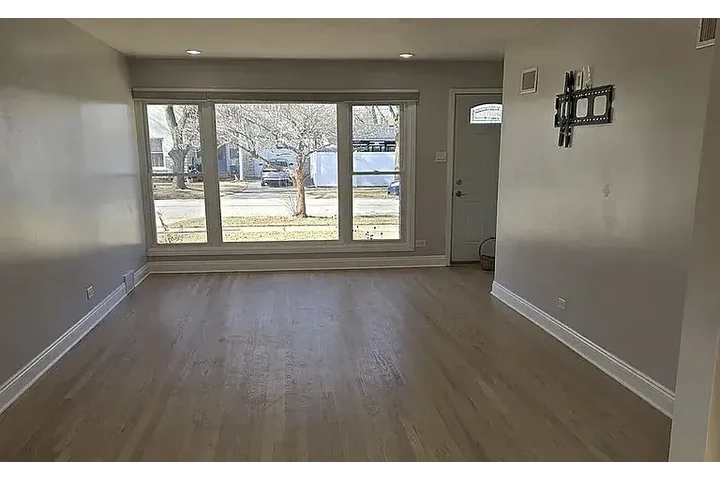 $2300 : HOME FOR RENT IN CHICAGO IL image 9