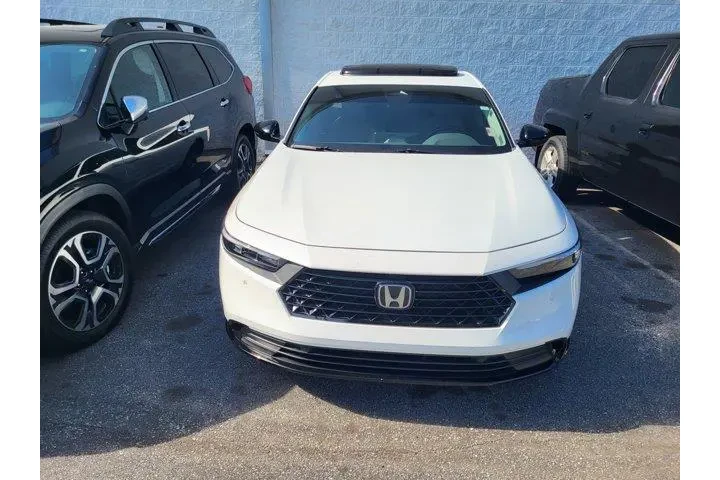 $29731 : Honda Accord Hybrid 2024 EX- image 2