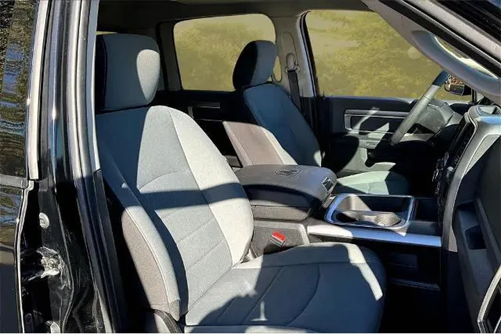 $29936 : Ram 1500 Classic 2023 4x4 SL image 7