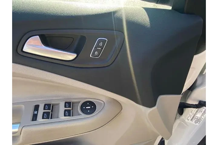$9998 : Ford C-MAX Hybrid 2015 SEL 4 image 10