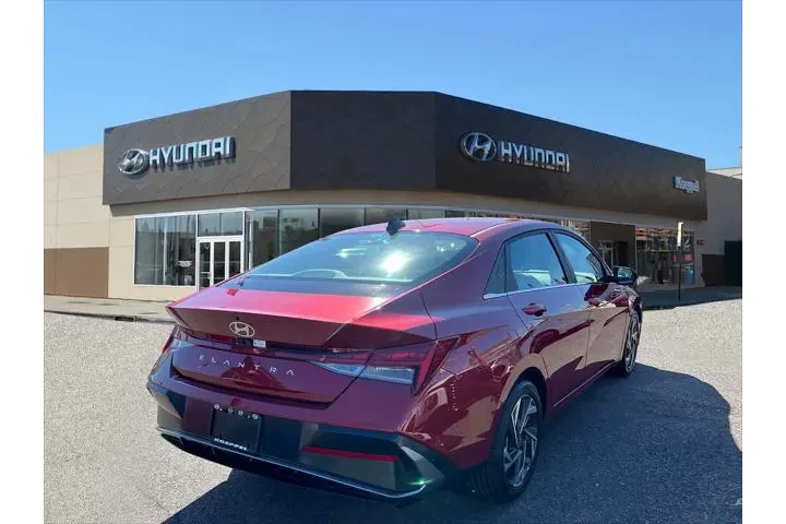 $18788 : Hyundai ELANTRA 2024 SEL 4dr image 5