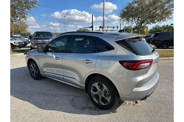 $23875 : Ford Escape 2023 ST-Line 4dr image 5