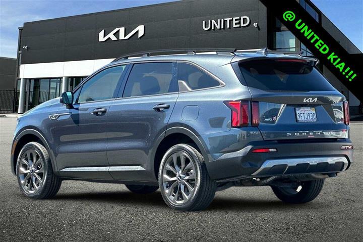 $30998 : Pre-Owned 2022 Sorento X-Line image 6