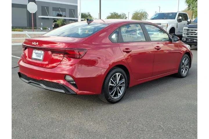 $17999 : Kia Forte 2024 LX 4dr Sedan image 5