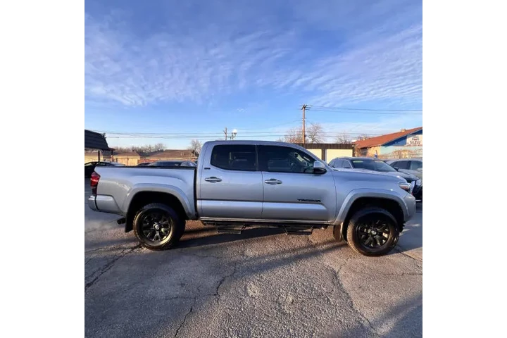 $29999 : 2021 Tacoma SR5 V6 image 6