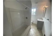 $750 : Rental property with 2 bedro thumbnail