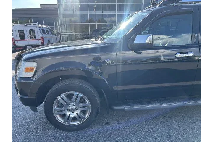 $11279 : Ford Explorer Sport Trac 200 image 9