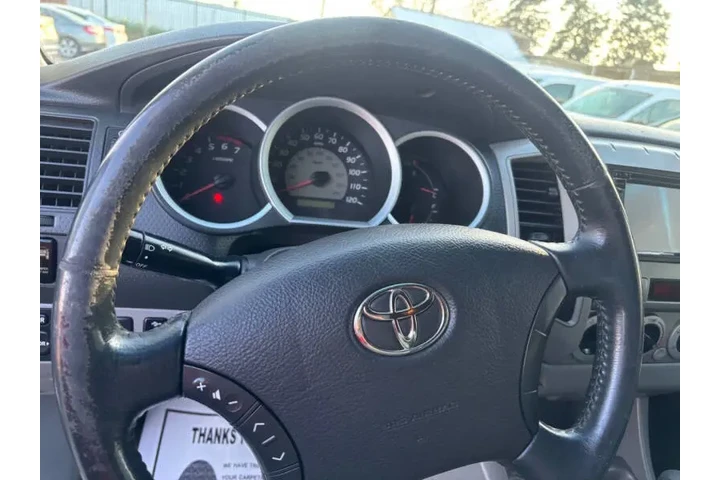 $14999 : 2005 Tacoma V6 image 10