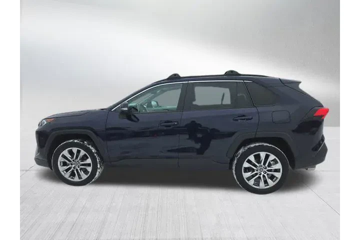$30000 : Toyota RAV4 2021 AWD XLE Pre image 6