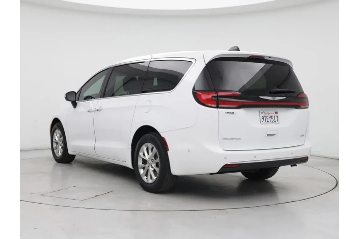 $27998 : Chrysler Pacifica 2023 AWD T image 2