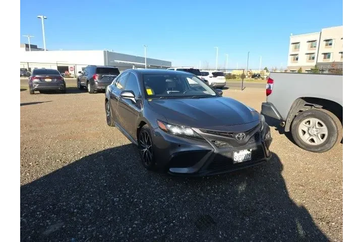 $17900 : Toyota Camry 2021 SE 4dr Sed image 1