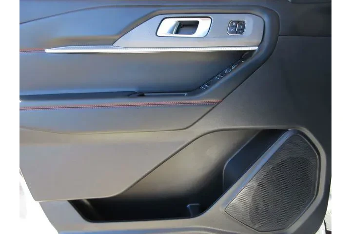 $39999 : Ford Explorer 2025 ST-Line 4 image 9