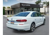 $18894 : Volkswagen Passat 2022 SE 4d thumbnail