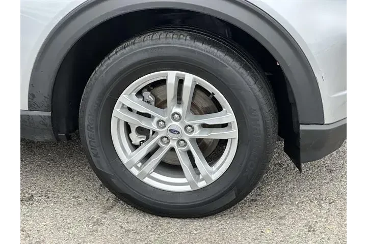 $29932 : Ford Explorer 2023 AWD XLT 4 image 7