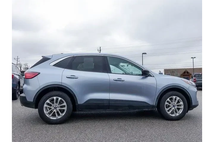 $20398 : Ford Escape 2022 AWD SE 4dr image 9