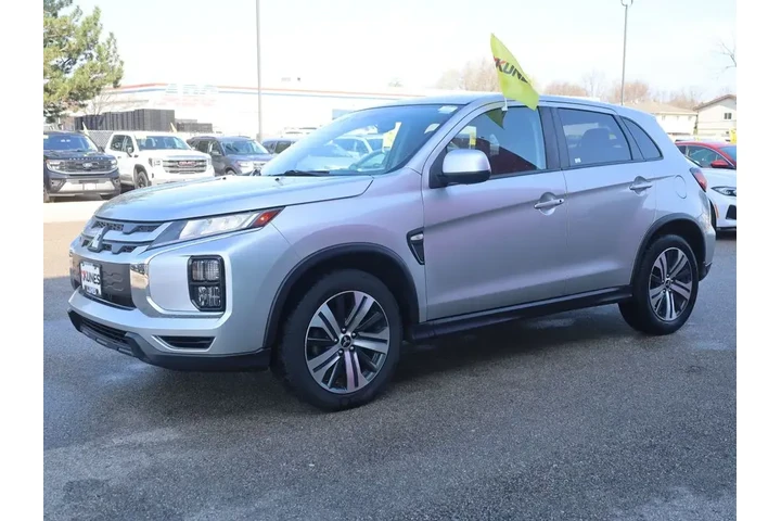 $12477 : Mitsubishi Outlander Sport 2 image 3