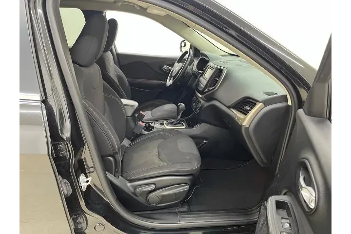 $10988 : Jeep Cherokee 2016 Latitude image 10