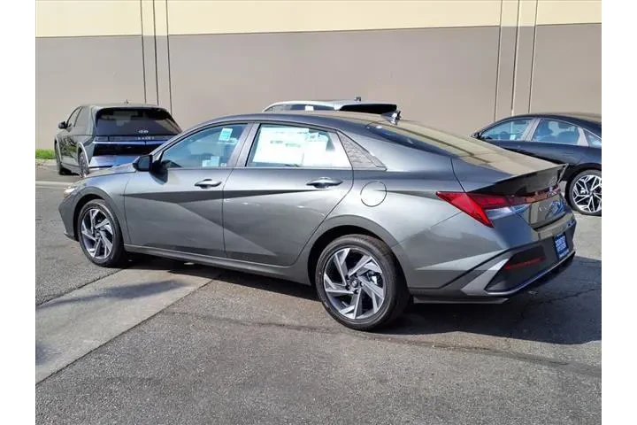 $22602 : Hyundai ELANTRA Hybrid 2025 image 5