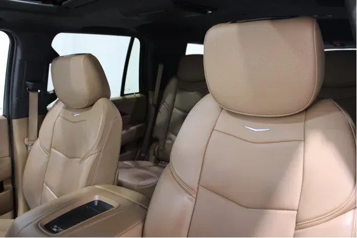 $31982 : Cadillac Escalade 2017 4x4 P image 5