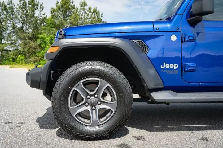 $26987 : Jeep Wrangler Unlimited 2019 image 4