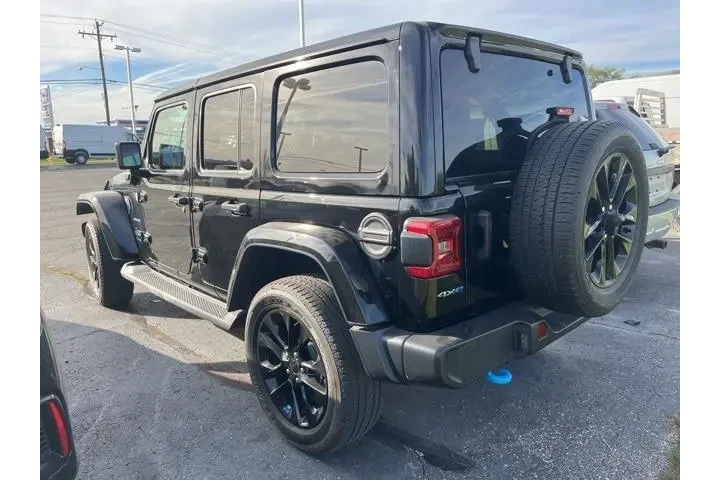 $28246 : Jeep Wrangler Unlimited 2022 image 2