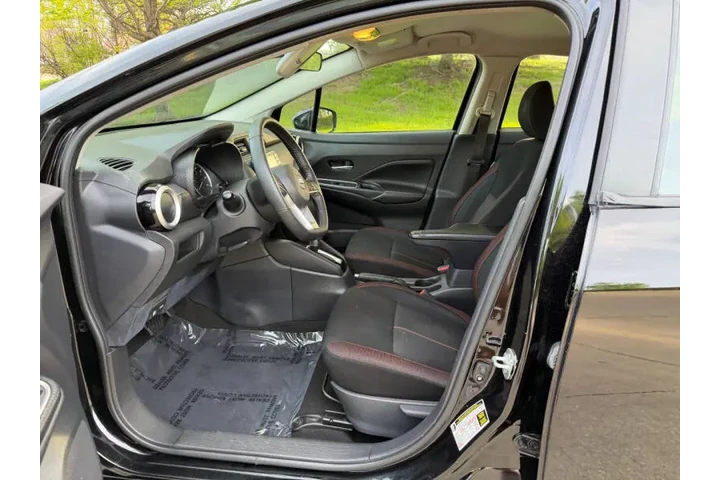 $11997 : 2021 Versa SR image 9