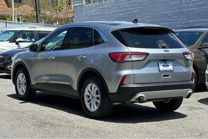 $17900 : Ford Escape 2021 AWD SE 4dr image 6