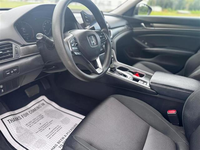 $15600 : 2018 HONDA ACCORD image 9