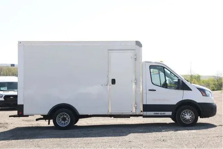 $35950 : Ford Transit 2022 350 HD 2dr image 9
