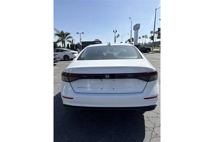 $26260 : Honda Accord 2024 EX 4dr Sed image 3