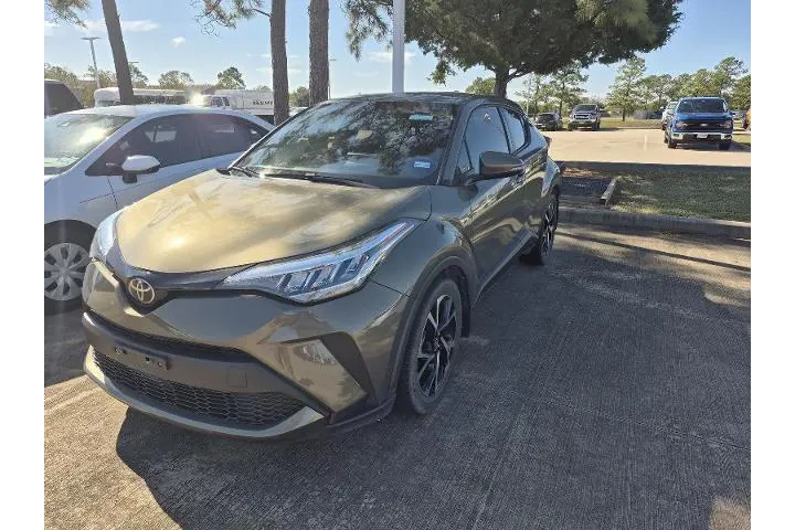 $20981 : Toyota C-HR 2021 XLE 4dr Cro image 2
