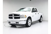 $27998 : Ram 1500 Classic 2024 4x4 SL thumbnail