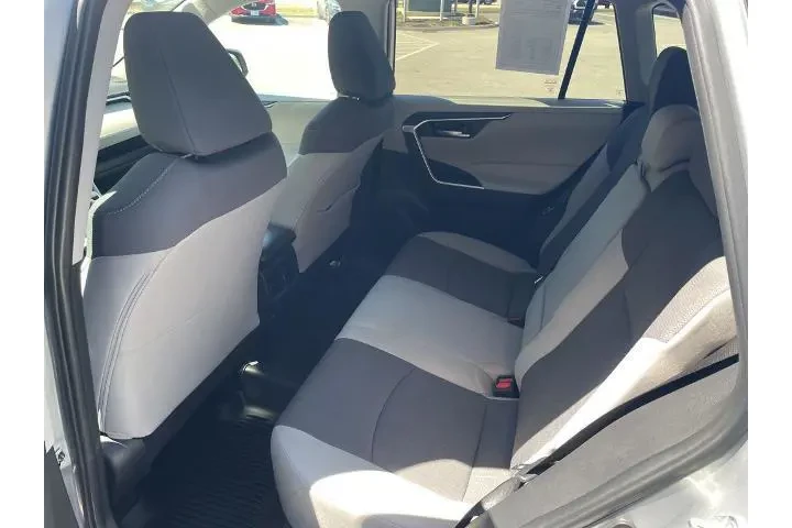 $31995 : Toyota RAV4 2024 AWD XLE 4dr image 7