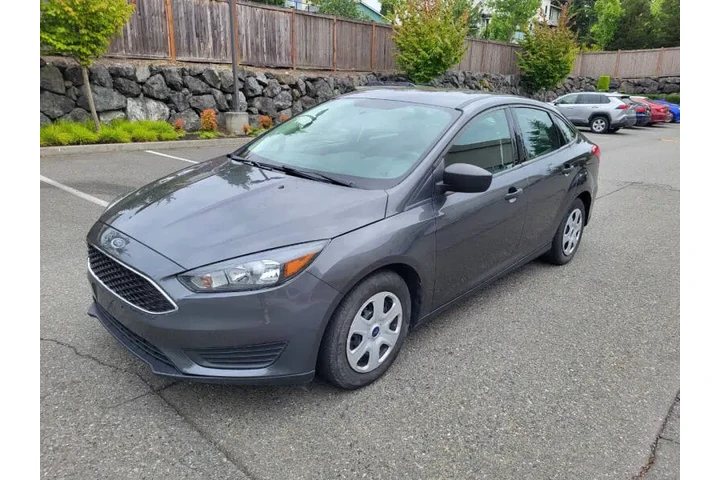 $5900 : 2018 Focus S image 3