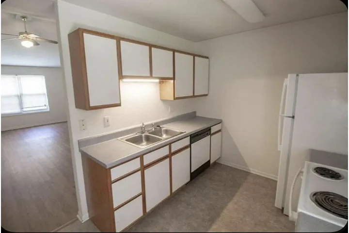 $1500 : Great Duplex Apartment image 5