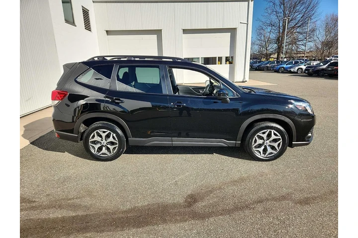 $26799 : Subaru Forester 2023 AWD Pre image 7
