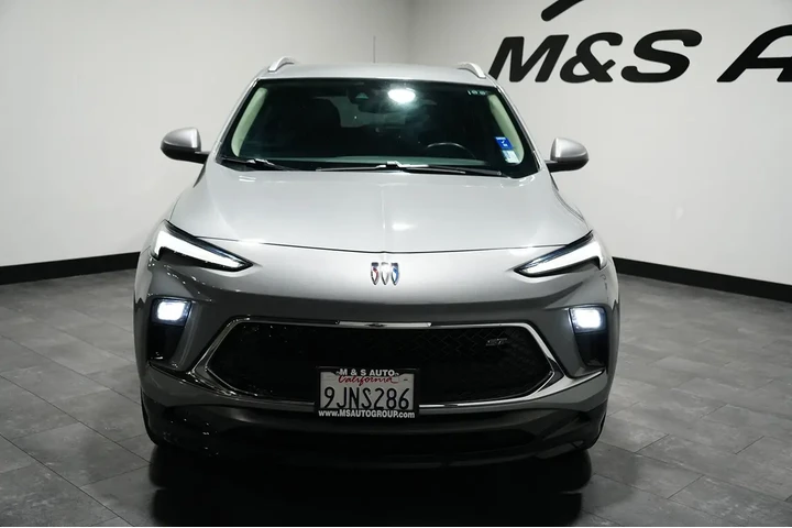 $18675 : 2024 Encore GX Sport Touring image 7