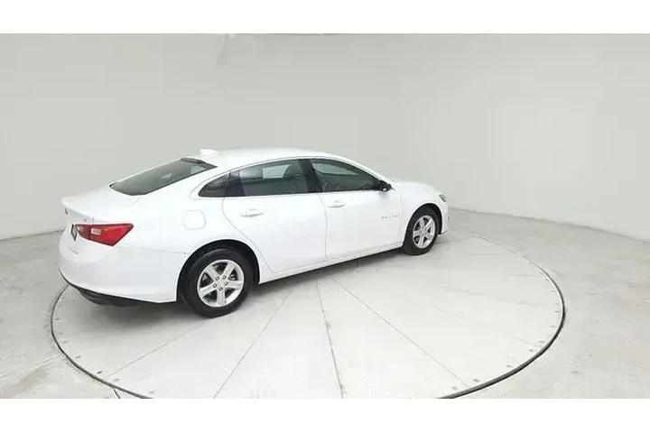 $18983 : Chevrolet Malibu 2024 LT 4dr image 5