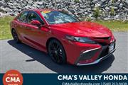 PRE-OWNED 2022 TOYOTA CAMRY H en Madison WV